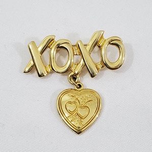 GOLD TONE HEART LOVE XOXO 2" BROOCH Hugs & Kisses
